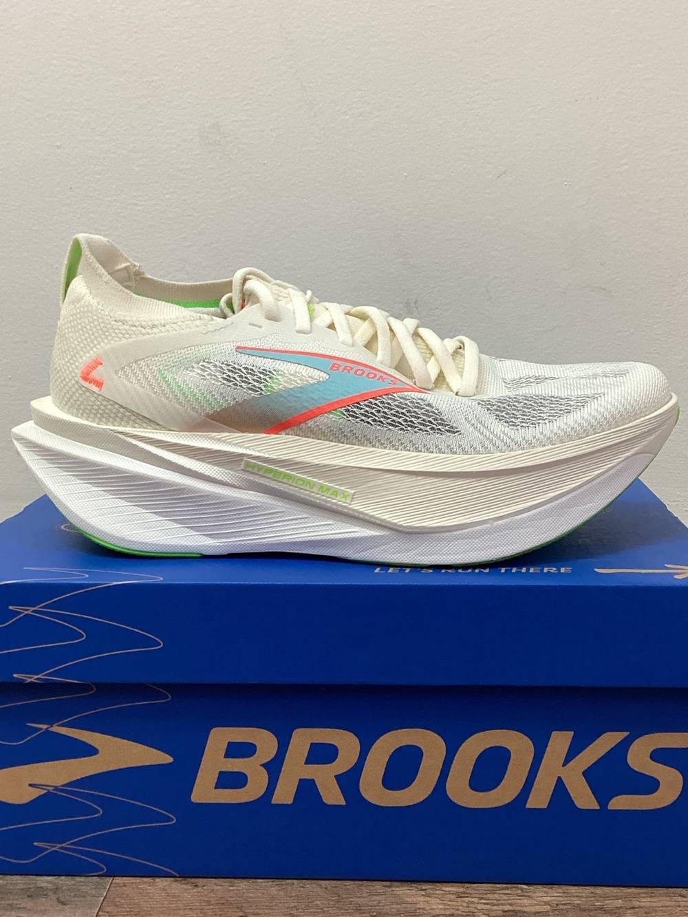 Women’s Brooks Hyperion Max 3